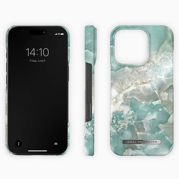 iDeal of Sweden Coque Fashion Apple iPhone 16 Pro - Azura Marble