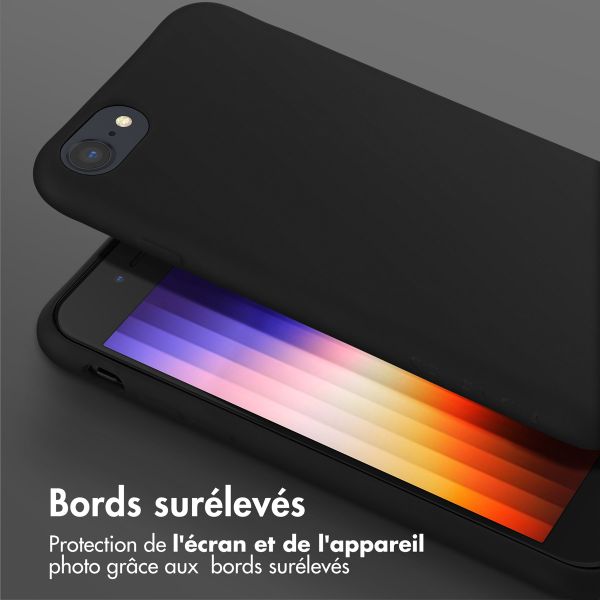 Selencia Coque silicone avec cordon amovible iPhone SE (2022 / 2020) / 8 / 7 - Noir