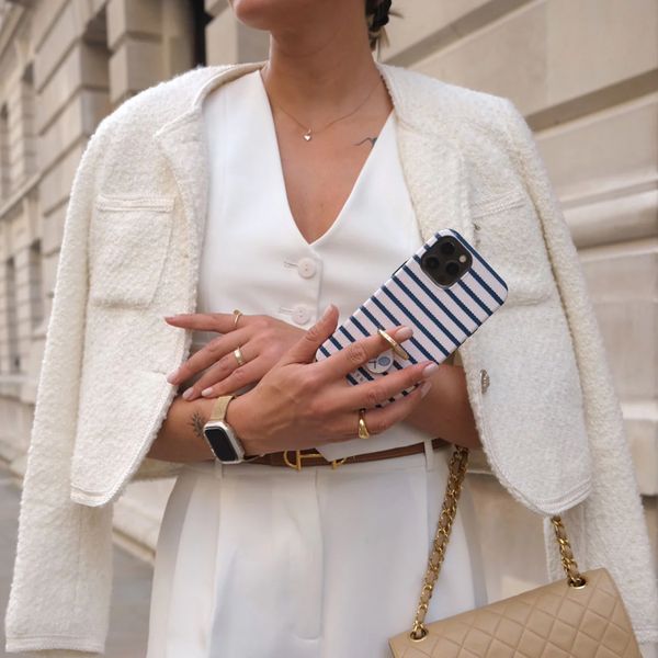 Burga Coque arrière Tough Apple iPhone 16 - Old Money