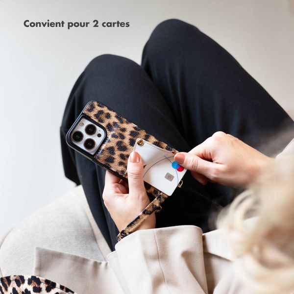 Selencia Coque arrière avec cordon et porte-cartes Nova iPhone 16 - Leopard