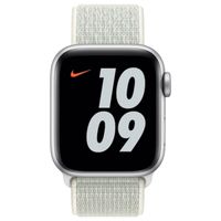Apple Bracelet Nike Sport Loop Apple Watch Series 1 t/m 9 / SE (38/40/41 mm) | Series 10 / 11 (42 mm) - Spruca Aura