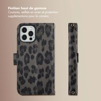 Selencia Étui de télephone portefeuille imprimé léopard Sabi Apple iPhone 12 (Pro) - Midnight Black