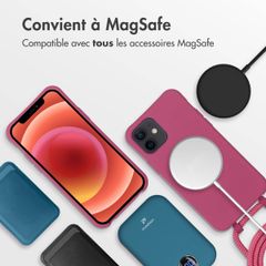 imoshion Coque arrière Color avec cordon amovible et MagSafe Apple iPhone 12 (Pro) - Raspberry