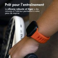 imoshion Bracelet en silicone Active Sport Apple Watch Series 1-9 / SE (38/40/41 mm) | Series 10 (42 mm) - Orange