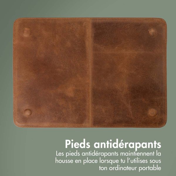 Accezz Leather Pochette ordinateur Apple MacBook 16 pouces - Cognac