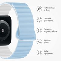 imoshion Bracelet en silicone magnétique Apple Watch Series 1 t/m 11 / SE / Ultra (44/45/46/49 mm) - Blauw & Wit / Blue & White