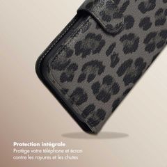Selencia Étui de télephone portefeuille imprimé léopard Sabi Apple iPhone 15 - Midnight Black