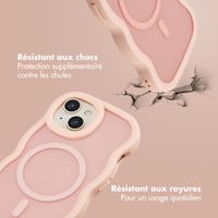Selencia Coque arrière Wavy avec MagSafe Apple iPhone 15 - Soft Pink