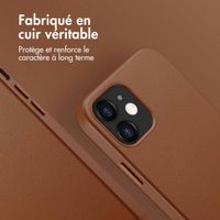 Accezz Coque arrière en cuir avec MagSafe Apple iPhone 12 (Pro) - Sienna Brown