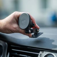 SP Connect SP Charging Adhesive Mount Pro SPC+ - Support de téléphone auto-adhésif avec fonction de charge - Convient aux coques SPC+ - Noir