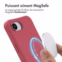 imoshion Coque arrière Color avec cordon amovible et MagSafe Apple iPhone 16e - Red Raspberry