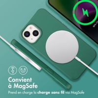imoshion Coque arrière Color avec cordon amovible et MagSafe Apple iPhone 14 - Vert foncé