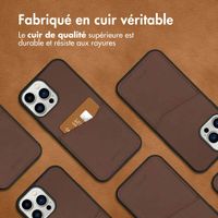 Accezz Coque en cuir de qualité supérieure avec fentes pour cartes Apple iPhone 13 Pro Max - Marron