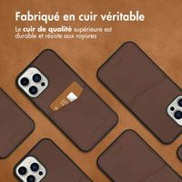 Accezz ﻿Coque en cuir de qualité supérieure avec fentes pour cartes iPhone 13 Pro Max - Brun