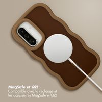 Selencia Coque arrière Wavy avec MagSafe Samsung Galaxy A36 / A56 - Mocha Brown