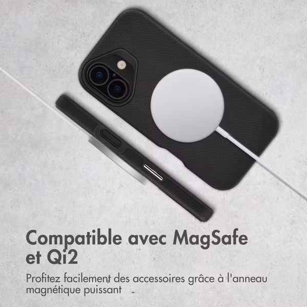 Accezz Coque Tough avec MagSafe Apple iPhone 17 - Noir