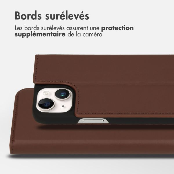 Accezz Étui de téléphone Slim Folio en cuir de qualité supérieure iPhone 14 - Brun