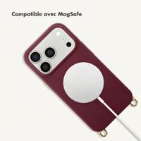 Selencia Coque arrière Rivièra avec MagSafe avec crochets amovibles Apple iPhone 17 Pro - Bold Burgundy