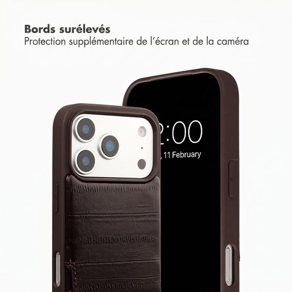 Selencia Nova coque arrière en cuir véritable avec porte-cartes Apple iPhone 17 Pro Max - Dark Chocolate
