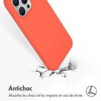 Accezz Coque Liquid Silicone iPhone 15 Pro Max - Nectarine