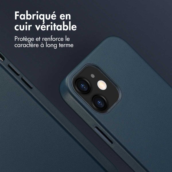 Accezz Coque arrière en cuir avec MagSafe iPhone 12 (Pro) - Nightfall Blue