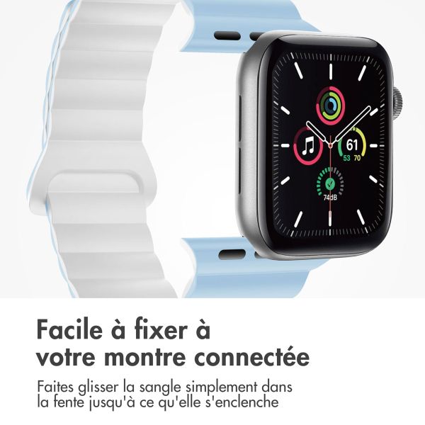 imoshion Bracelet magnétique en silicone Apple Watch Apple Watch Series 1 á 9 / SE (38/40/41 mm) | Series 10 (42 mm) - Bleu / Blanc