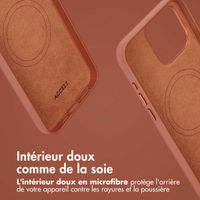 Accezz Étui de télephone portefeuille en cuir 2-en-1 avec MagSafe iPhone 15 Pro Max - Sienna Brown