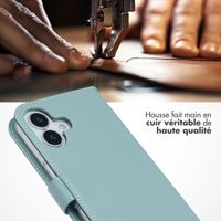 Selencia Étui portefeuille en cuir véritable Apple iPhone 17 - Bleu clair