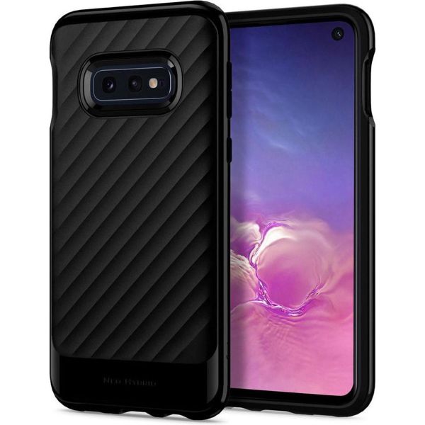 Spigen Coque Core Armor Samsung Galaxy S10e - Noir