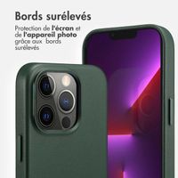 Accezz Coque arrière en cuir avec MagSafe Apple iPhone 13 Pro - Cedar Green