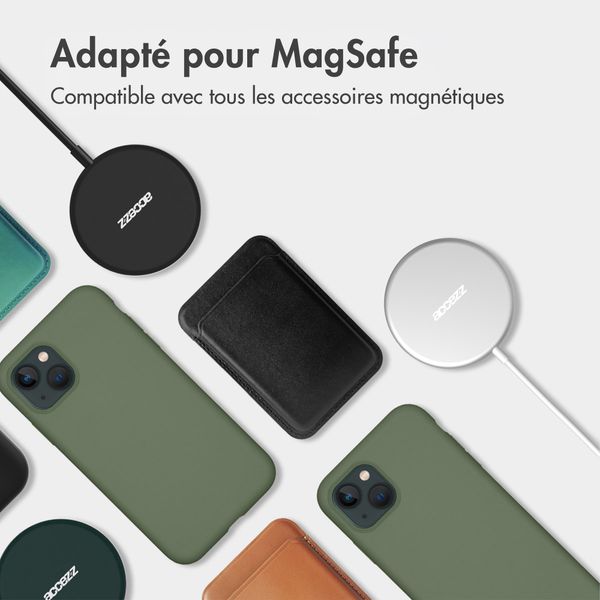 Accezz Coque Liquid Silicone avec MagSafe Apple iPhone 17 - Cooper Green