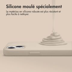 Accezz Coque Liquid Silicone avec MagSafe Samsung Galaxy S26 Ultra - Stone