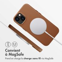 Accezz Coque arrière en cuir avec MagSafe Apple iPhone 13 - Sienna Brown