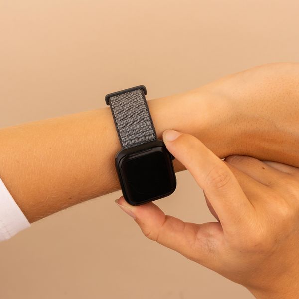 imoshion Bracelet en nylon Apple Watch Series 1 t/m 9 / SE (38/40/41 mm) | Series 10 / 11 (42 mm) - Ash Green