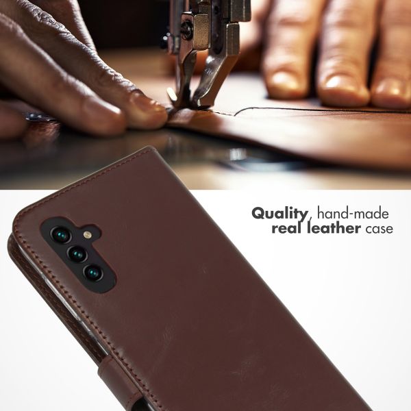 Selencia Étui portefeuille en cuir véritable Samsung Galaxy A13 (5G) / A04s - Marron