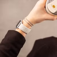 imoshion Bracelet en silicone imprimé léopard Apple Watch Series 1 - 9 / SE (38/40/41 mm) | Series 10 / 11 (42 mm) - Lumière stellaire