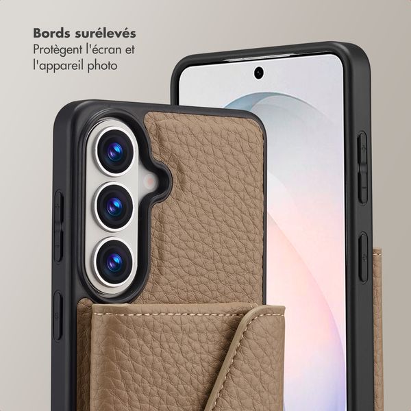Selencia Coque de télephone Sera avec cordon et porte-cartes enveloppe Samsung Galaxy S26 - Taupe