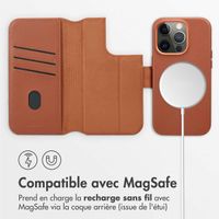 Accezz Étui de télephone portefeuille en cuir 2-en-1 avec MagSafe Apple iPhone 14 Pro - Sienna Brown