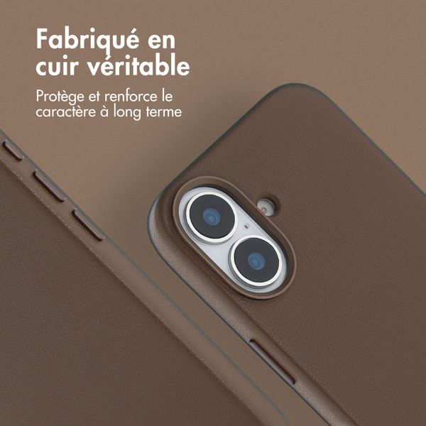 Accezz Coque arrière en cuir avec MagSafe Apple iPhone 16 - Marron café