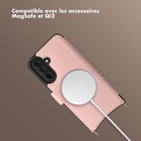 Selencia Étui Riva avec MagSafe et cordon de téléphone Samsung Galaxy A37 (5G) - Old Pink