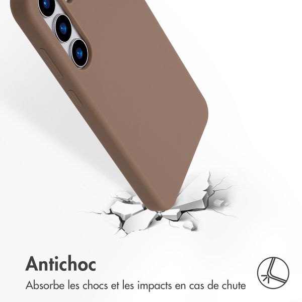 Accezz Coque Liquid Silicone avec MagSafe Samsung Galaxy S25 Plus - Marron clair