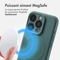 imoshion Coque Couleur avec MagSafe iPhone 15 Pro - Vert foncé