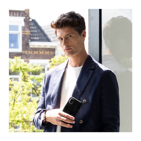 Selencia Étui portefeuille en cuir véritable Apple iPhone SE (2016) / 5 / 5s - Noir