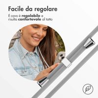 imoshion Coque en silicone avec cordon Apple iPhone 15 - Gris clair