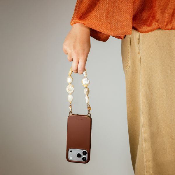Selencia Coque arrière Rivièra avec MagSafe avec crochets amovibles iPhone 12 / 12 Pro - Choco Brown