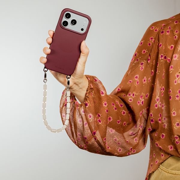Selencia Coque arrière Rivièra avec MagSafe avec crochets amovibles iPhone 12 / 12 Pro - Bold Burgundy