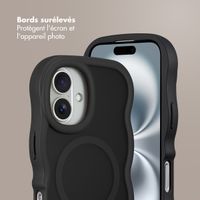 Selencia Coque arrière Wavy avec MagSafe Apple iPhone 16 - Noir