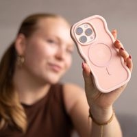 Selencia Coque arrière Wavy avec MagSafe Samsung Galaxy Z Flip 6 - Soft Pink