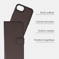 imoshion Étui portefeuille luxe 2-en-1 amovible Apple iPhone 17e / 16e - Marron