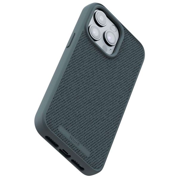 Njorð Collections Coque en tissu MagSafe iPhone 15 Pro Max - Dark Grey